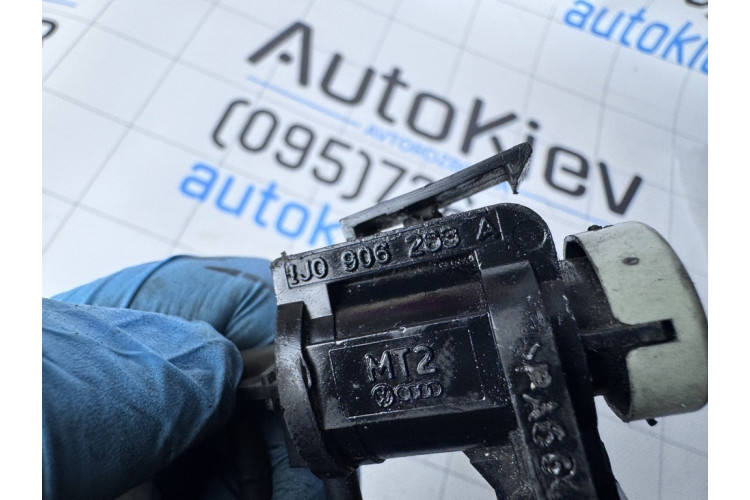 Клапан електромагнітний перетворювач тиску Skoda Superb 2002-2008 1J0906283A Клапан електромагнітний перетворювач тиску Skoda Superb 2002-2008 1J0906283A