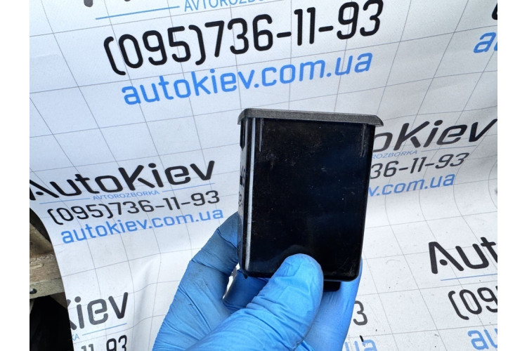 Вставка пепельницы Mercedes Benz W220 1998-2005 A2207300574