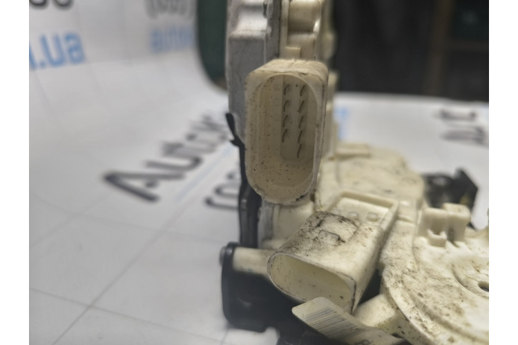 Замок двери задней левой Audi A8 [4H] 2010-2017 4H0839015C