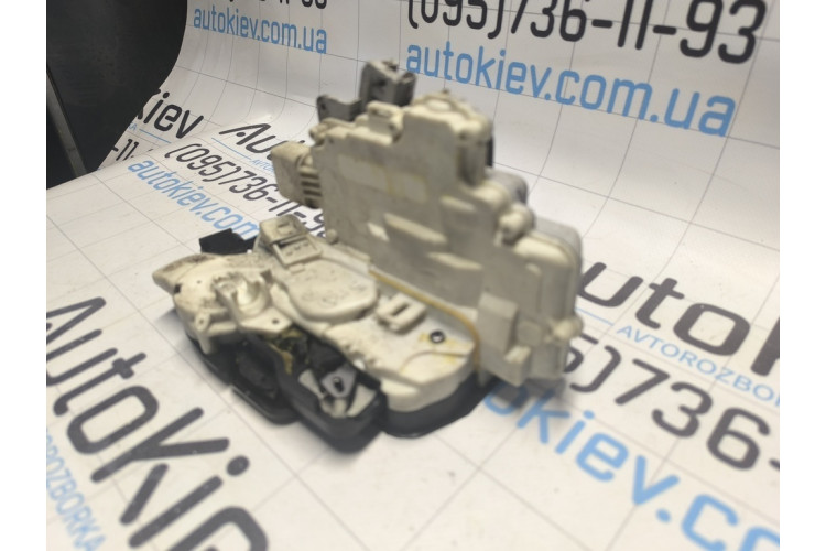 Замок двери задней левой Audi A8 [4H] 2010-2017 4H0839015C