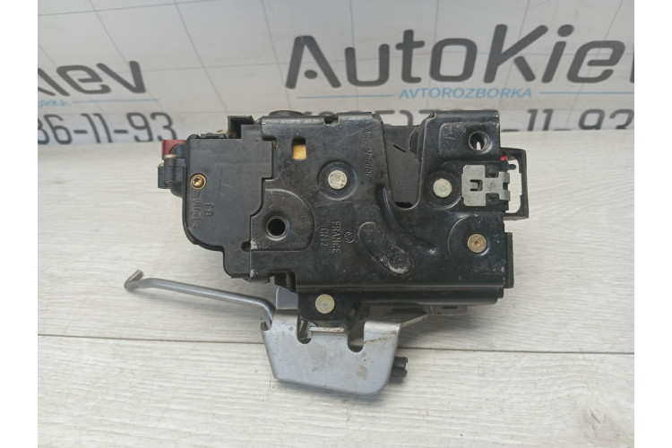 Замок двері задньої лівої Audi A6 [C5] 1997-2004 8E0839015C