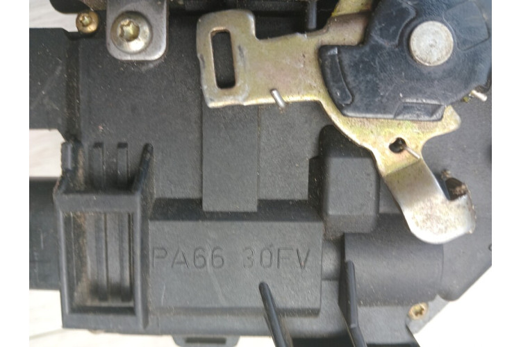 Замок двері задньої лівої Audi A6 [C5] 1997-2004 8E0839015C