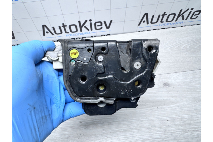 Замок дверей задньої лівої Audi Allroad quattro 2006-2012 4F0839015 Замок дверей задньої лівої Audi Allroad quattro 2006-2012 4F0839015