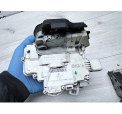 Замок дверей задньої лівої Audi Allroad quattro 2006-2012