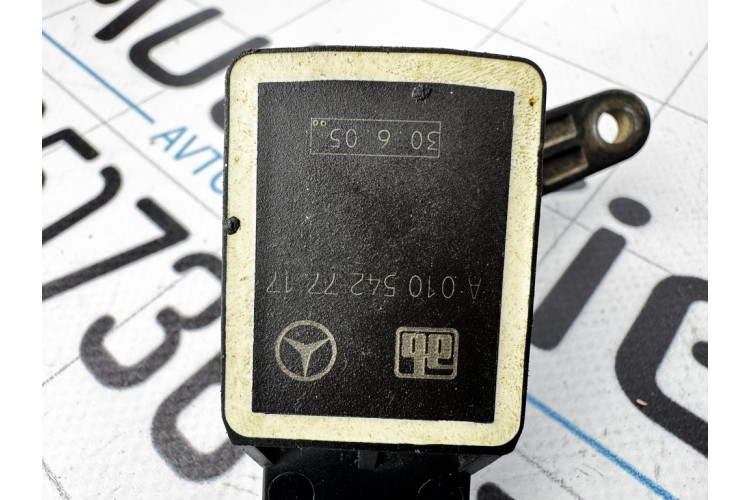 Датчик регулювання дорожнього просвіту Mercedes Benz W215 CL coupe 1999-2006 0105427717