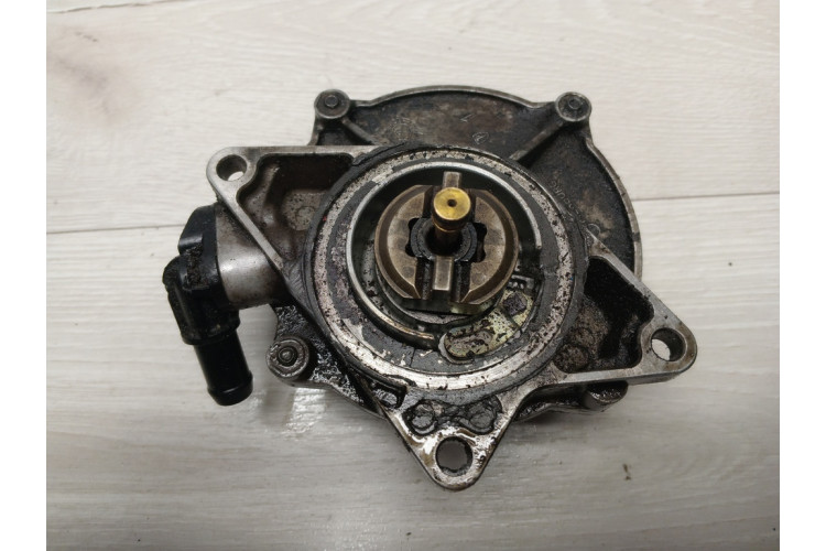 Вакуумний насос Audi A8 [4D] 1999-2002 057145100C