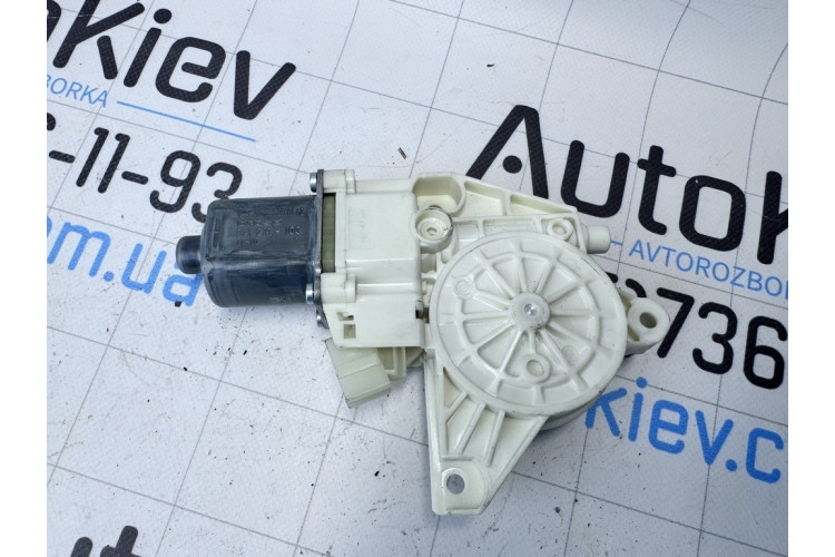 Моторчик склопідйомника передній лівий Mercedes Benz GLK-Class X204 2008-2015 A2048200142 Моторчик склопідйомника передній лівий Mercedes Benz GLK-Class X204 2008-2015 A2048200142