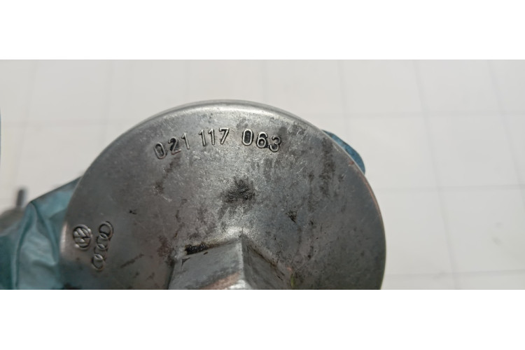 Крышка масляного стакана VW Golf III/Vento 1991-1997 021117063