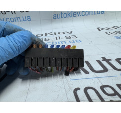 Блок запобіжників Audi A8 [4E] 2002-2010