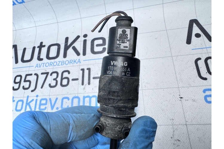 Насос-мотор омивача скла Audi A4 [B6] 2000-2004 1T0955651A