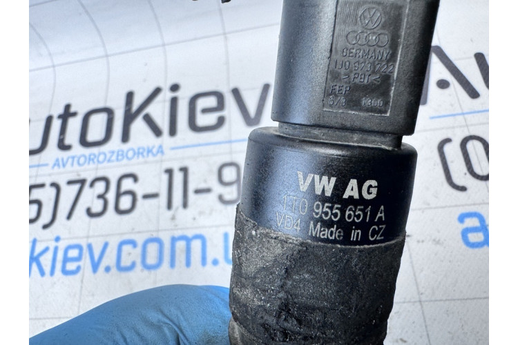 Насос-мотор омивача скла Audi A4 [B6] 2000-2004 1T0955651A