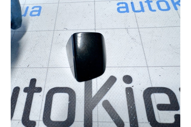 Уголок наружной ручки правой двери Audi Allroad quattro 2012-2019 4H0837880B Уголок наружной ручки правой двери Audi Allroad quattro 2012-2019 4H0837880B