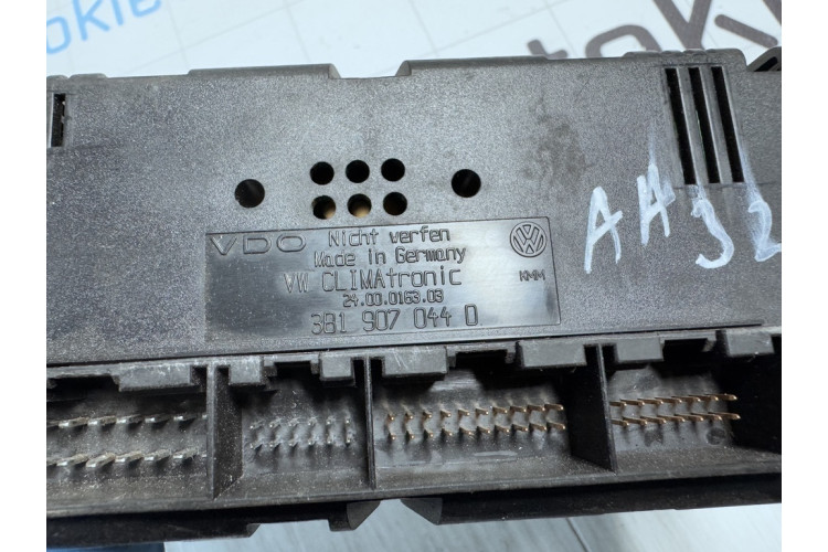 Блок керування кліматом VW Passat [B5] 2000-2005 3B1907044D