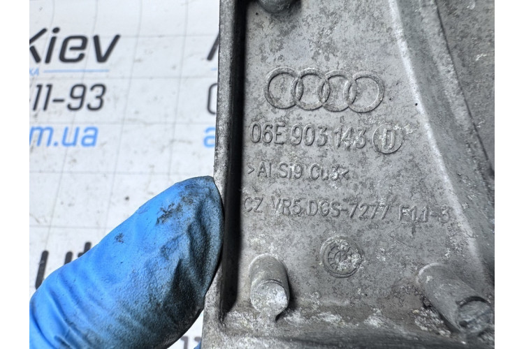 Кронштейн генератора Audi Allroad quattro 2006-2012 06E903143D