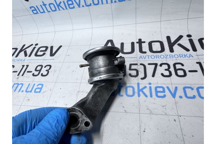 Клапан рециркуляции вторичного воздуха egr Audi A7 (4G8) 2011-2018 06E131102B