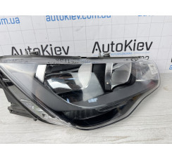 Фара передня права оригінал (стан нової) Audi A1 (8X) 2010-2018