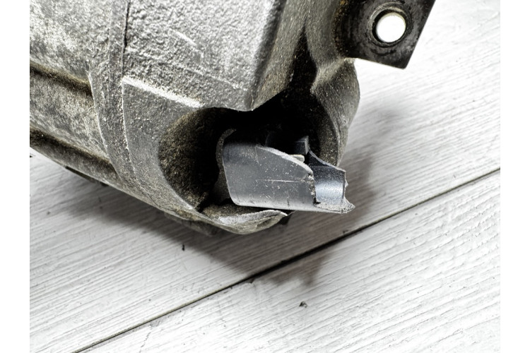 Компресор кондиціонера Seat Leon (1P1) 2005-2013 1K0820859D Компресор кондиціонера Seat Leon (1P1) 2005-2013 1K0820859D