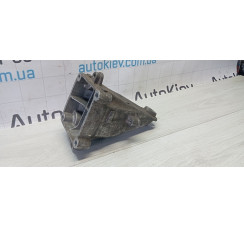 Кронштейн опора двигуна ліва Mercedes Benz C207 E-Coupe 2009-2016