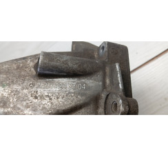 Кронштейн опора двигуна ліва Mercedes Benz C207 E-Coupe 2009-2016