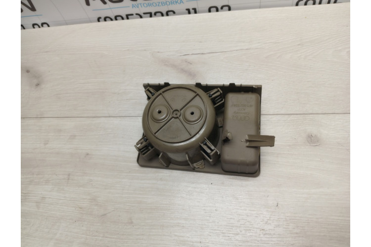 Підсклянник Audi Allroad quattro 2006-2012 4F1862534F Підсклянник Audi Allroad quattro 2006-2012 4F1862534F