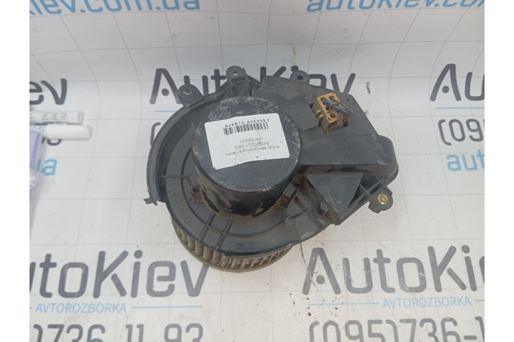 Мотор вентилятора пічки Audi A4 [B5] 1994-2001 8D1820021