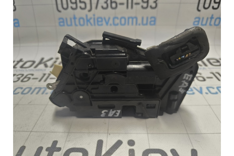 Замок двері передньої правої Seat Leon (5F) 2013-2020 5K1837016E Замок двері передньої правої Seat Leon (5F) 2013-2020 5K1837016E
