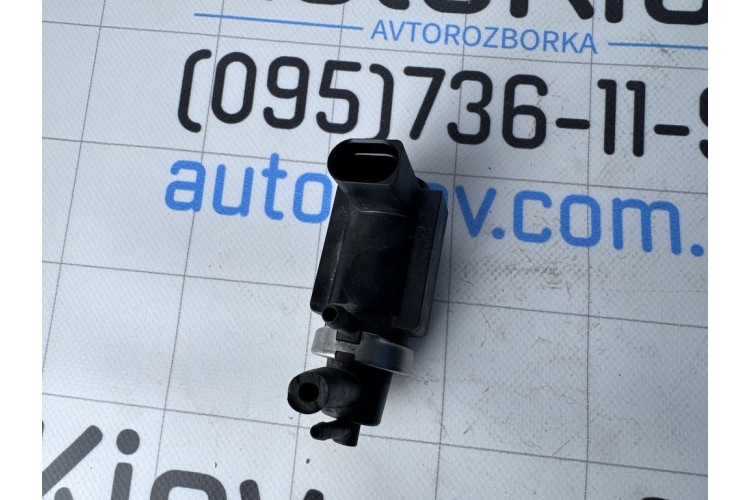 Перетворювач тиску (соленоїд) наддуву VW Passat [B5] 1996-2000 8D0906627B