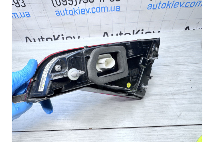 Фонарь задний внутренний левый Audi A8 [4H] 2010-2017 4H0945093J