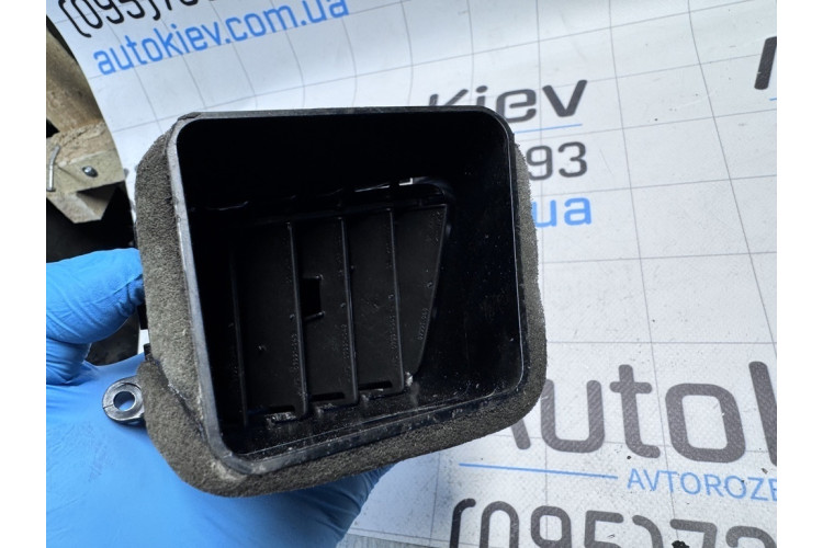 Дефлектор повітря Audi A8 [4H] 2010-2017 4H1820951D