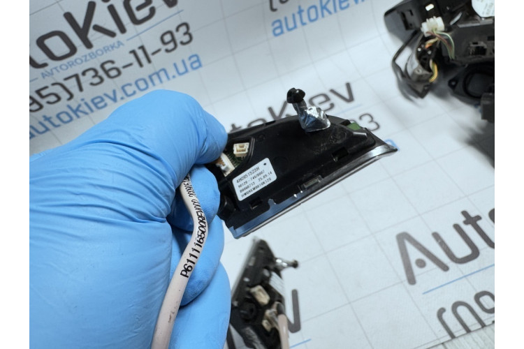 Блок многофункциональных клавиш рулевого колеса Audi A8 [4H] 2010-2017 4H0951523H