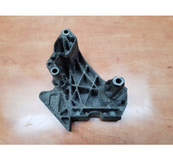 Кронштейн двигуна правий Seat Toledo III 2004-2009