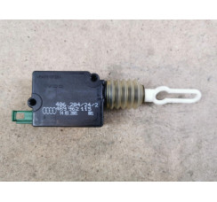 Мотор-привод открытия-закрытия замка багажника Audi A6 [C5] 1997-2004