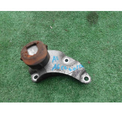 Кронштейн подушки (опори двигуна передньої) Audi Allroad quattro 2006-2012