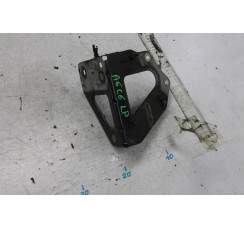 Кронштейн кріплення крила лівого Audi Allroad quattro 2006-2012