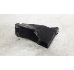 Кронштейн двигуна лівий Skoda Superb 2002-2008