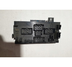 Блок реле и предохранителей VW Golf I/Jetta I >1983