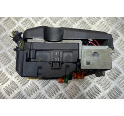 Блок предохранителей Opel Zafira A (F75) 1999-2005