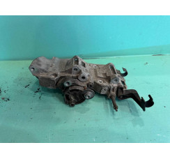 Кронштейн компрессора кондиционера 11168506863 BMW f30 f31 f32 f33 f35 f36